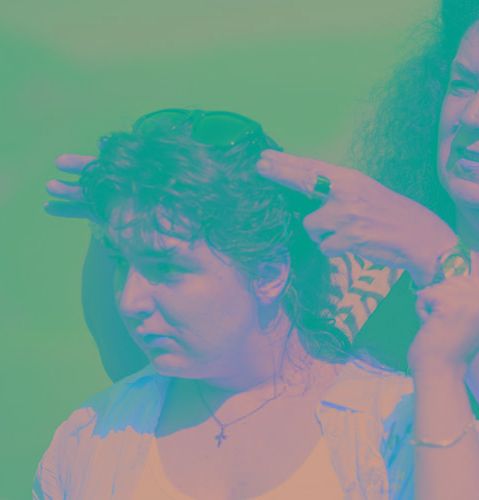 Mutter und Tochter am See