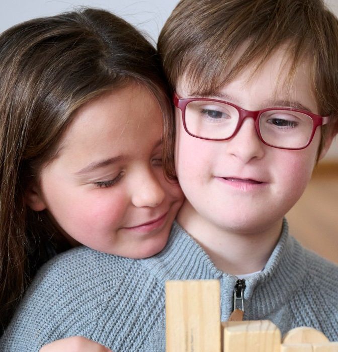 Ein starkes Team: Juan Francisco (9) und seine Schwester Emilia (7)