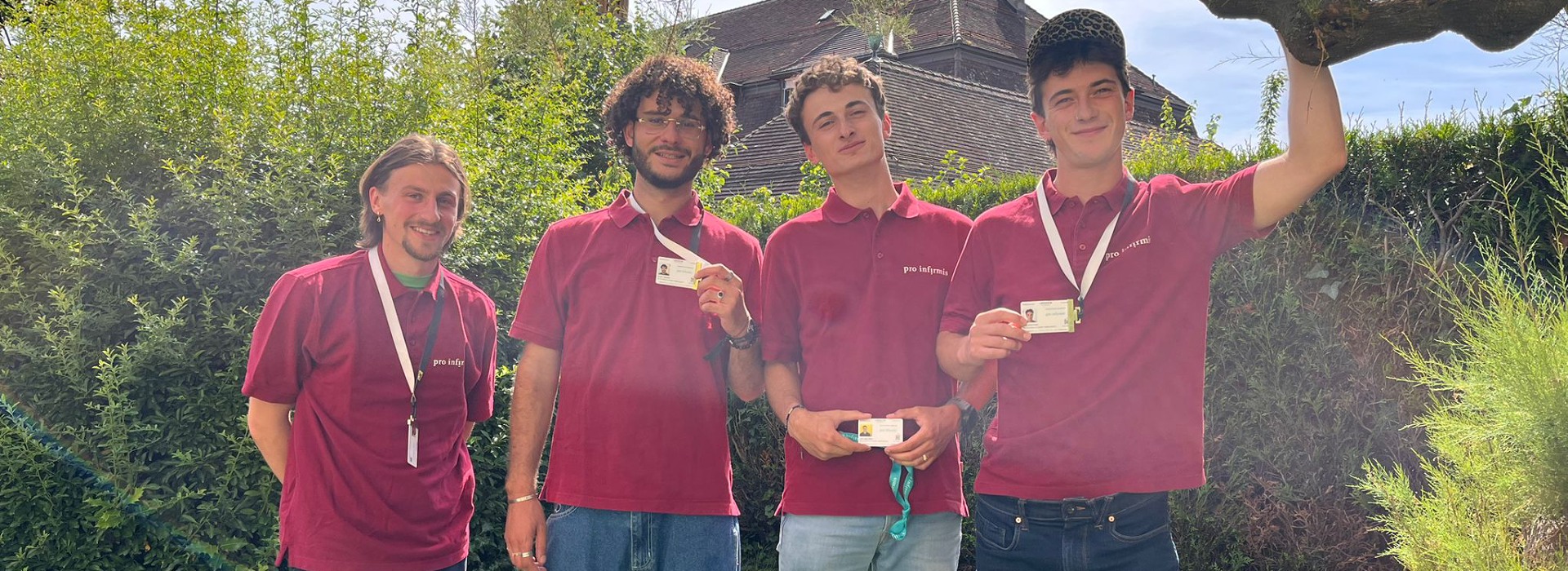 Un groupe de dialoguers de Pro Infirmis dans un parc